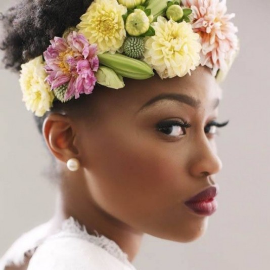 Natural Bride inspiration : 10 idées de coiffure de mariage sur cheveux naturels